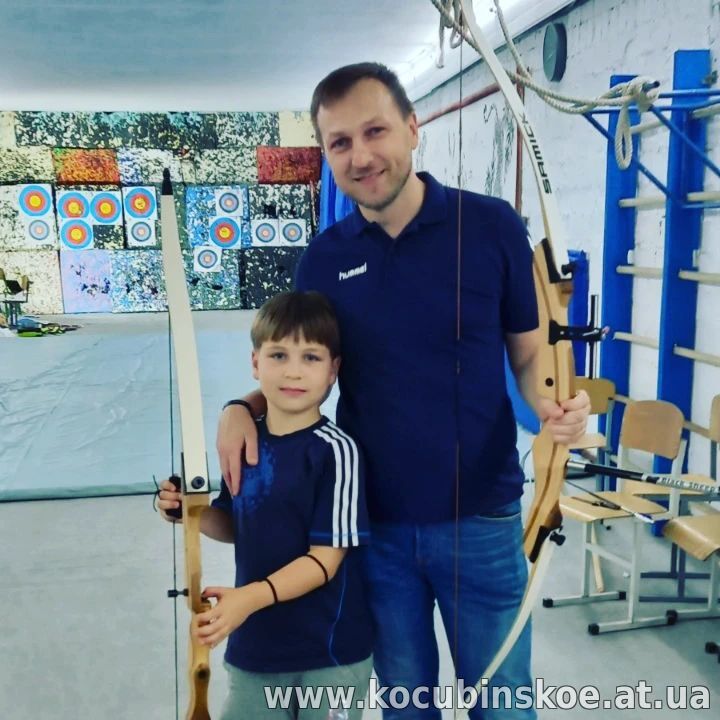 Сімейний відпочинок у Києві — стрільба з лука для дітей і дорослих
